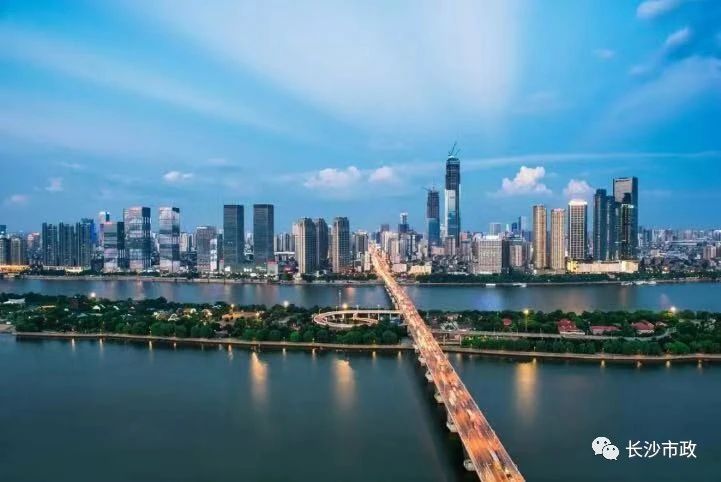 以城市，見(jiàn)未來(lái)；與城市，共成長(zhǎng)